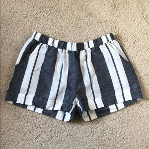 ❗️Bundle 3 Sale ❗️Striped Grey and White Shorts
